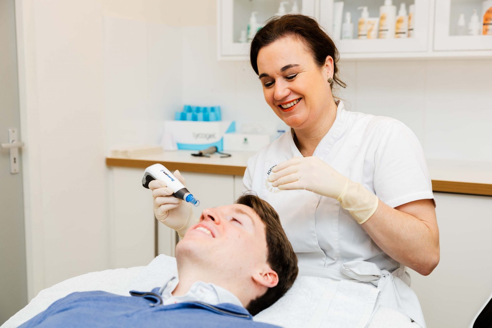 Huid- en laserkliniek: Moderne klinische omgeving voor professionele huidverzorging en laserbehandelingen